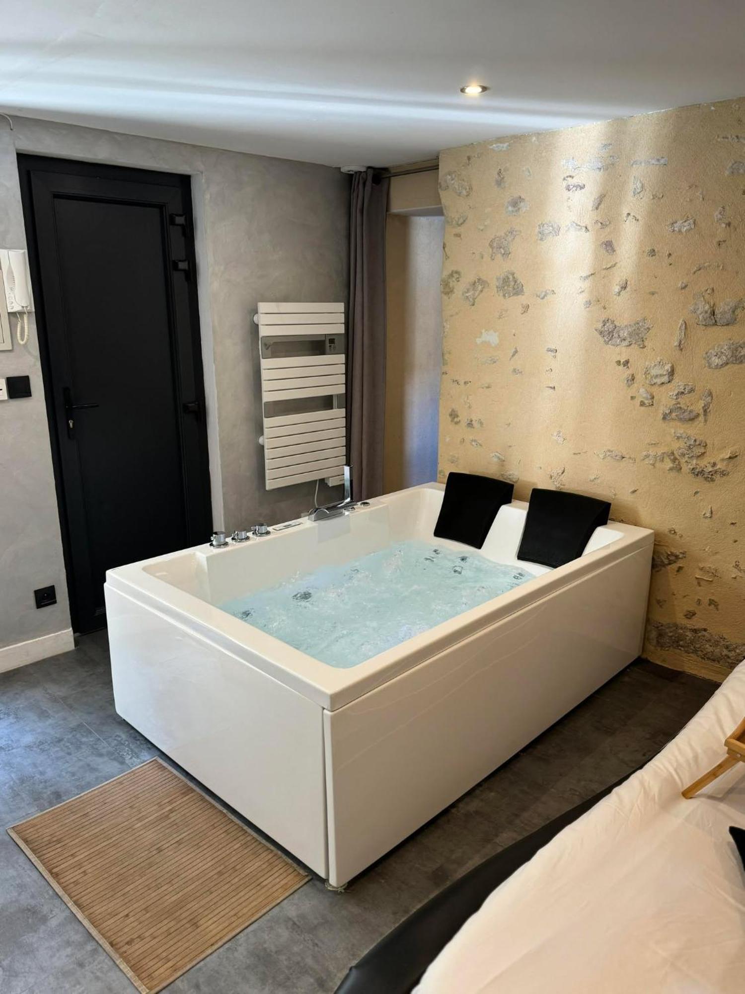 Love Queen Spa Detente Blois Esterno foto