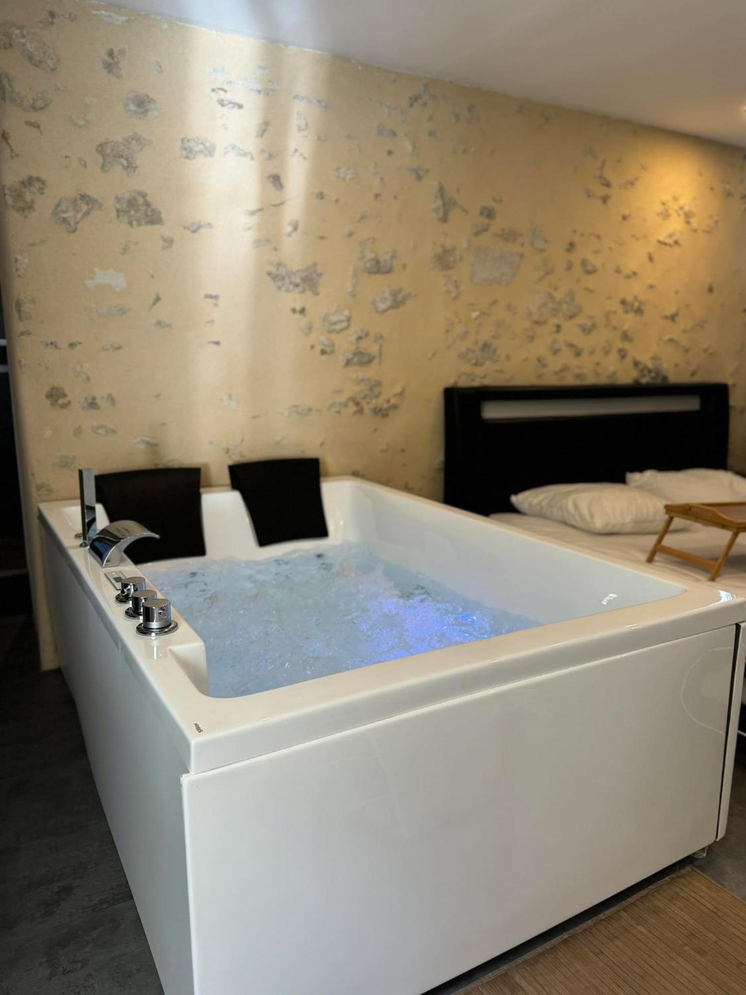Love Queen Spa Detente Blois Esterno foto