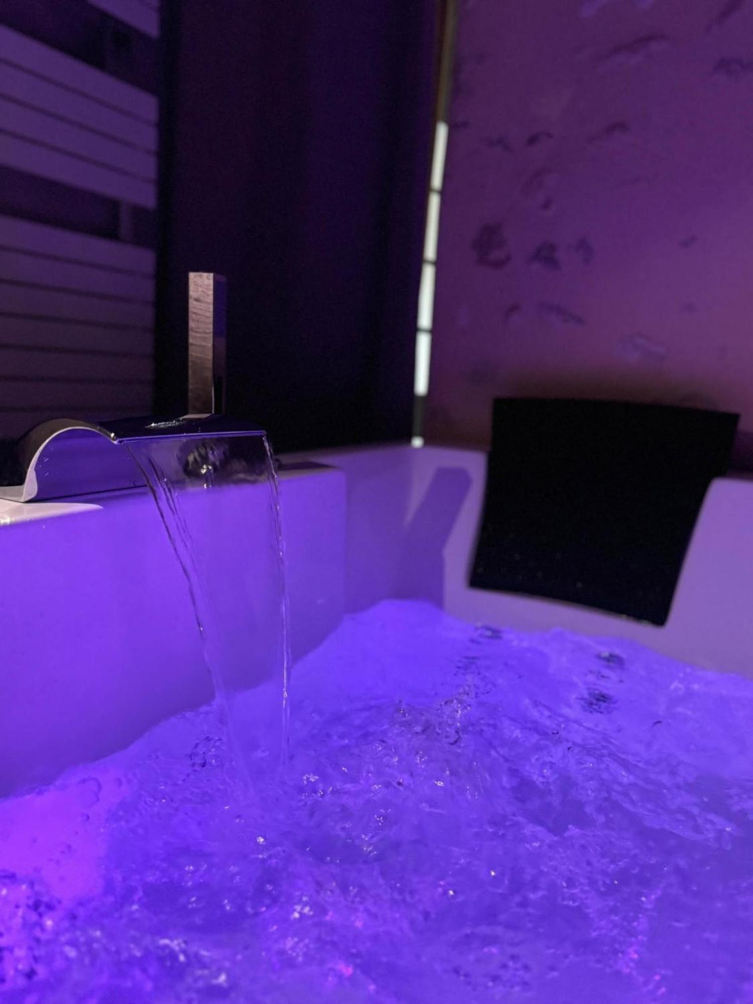 Love Queen Spa Detente Blois Esterno foto